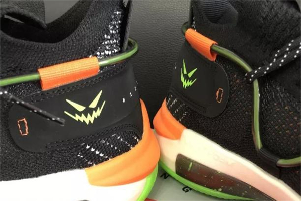 李寧閃擊6萬(wàn)圣節(jié)開(kāi)箱測(cè)評(píng) 閃擊6萬(wàn)圣節(jié)上腳效果圖 李寧閃擊6萬(wàn)圣節(jié)開(kāi)箱測(cè)評(píng) 閃擊6萬(wàn)圣節(jié)上腳效果圖