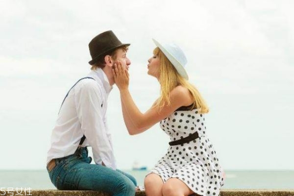 男生分手后多久想復合 男生分手后還愛的表現(xiàn) 男生分手后多久想復合 男生分手后還愛的表現(xiàn)