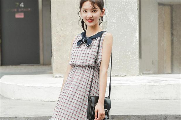 什么顏色格紋連衣裙顯白 格紋連衣裙搭配圖片 什么顏色格紋連衣裙顯白 格紋連衣裙搭配圖片