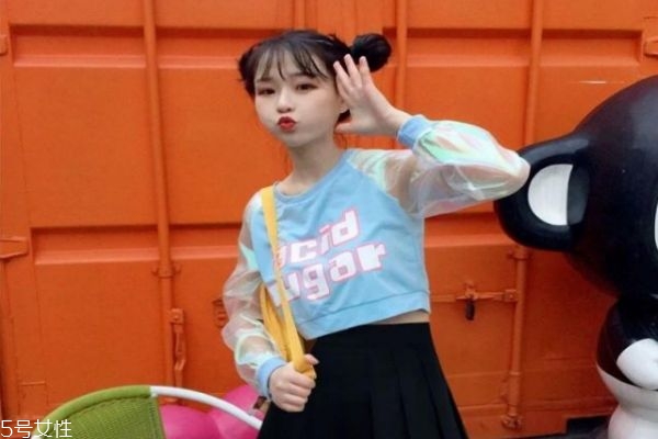 扎什么頭發(fā)顯氣質 顯氣質的扎發(fā)型女 扎什么頭發(fā)顯氣質 顯氣質的扎發(fā)型女