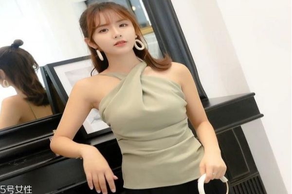 扎什么頭發(fā)顯氣質 顯氣質的扎發(fā)型女 扎什么頭發(fā)顯氣質 顯氣質的扎發(fā)型女