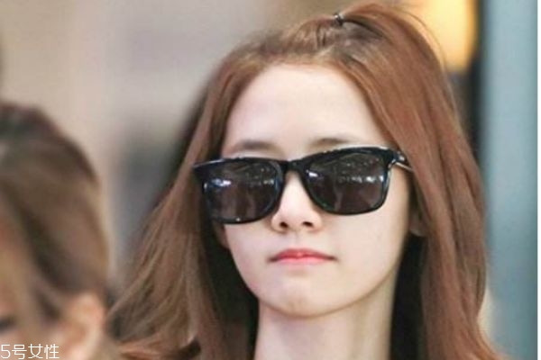 扎什么頭發(fā)顯氣質 顯氣質的扎發(fā)型女 扎什么頭發(fā)顯氣質 顯氣質的扎發(fā)型女