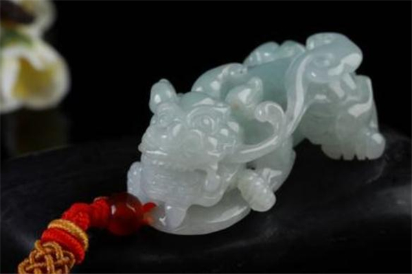 翡翠貔貅吊墜怎么佩戴 佩戴翡翠貔貅吊墜要開光嗎 翡翠貔貅吊墜怎么佩戴 佩戴翡翠貔貅吊墜要開光嗎