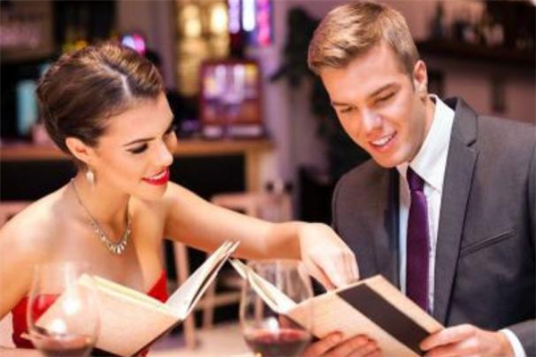 一周一次約會(huì)算頻繁嗎 情侶約會(huì)一周幾次比較正常 一周一次約會(huì)算頻繁嗎 情侶約會(huì)一周幾次比較正常