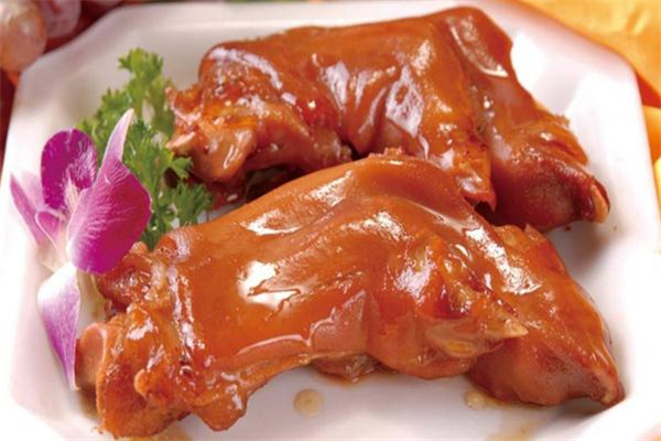 鹵豬蹄怎么上色不發(fā)黑 鹵豬蹄變黑了怎么救 鹵豬蹄怎么上色不發(fā)黑 鹵豬蹄變黑了怎么救