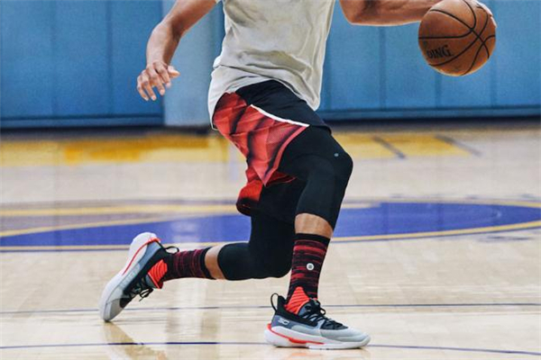 ua curry 7籃球鞋諜照 安德瑪庫里7代首發(fā)配色 ua curry 7籃球鞋諜照 安德瑪庫里7代首發(fā)配色