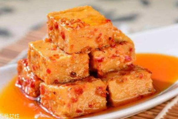 什么是腐乳呢 腐乳有什么營養(yǎng)價(jià)值呢 什么是腐乳呢 腐乳有什么營養(yǎng)價(jià)值呢