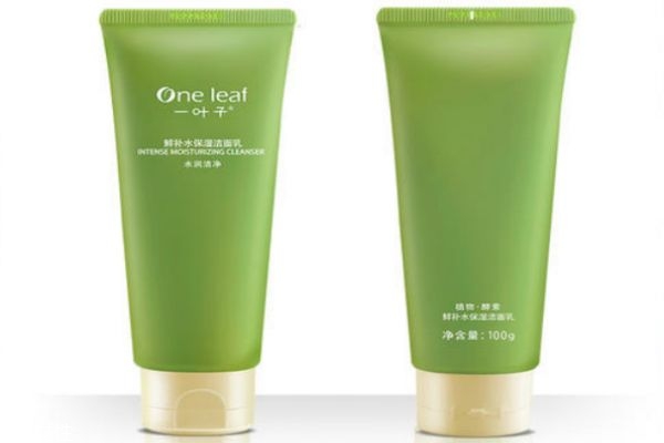 一葉子鮮補(bǔ)水潔面乳男生可以用嗎 一葉子鮮補(bǔ)水保濕潔面乳 一葉子鮮補(bǔ)水潔面乳男生可以用嗎 一葉子鮮補(bǔ)水保濕潔面乳