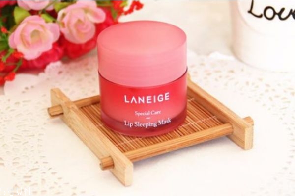 唇膜怎么用 使用唇膜的注意事項(xiàng) 唇膜怎么用 使用唇膜的注意事項(xiàng)