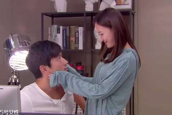 網(wǎng)戀為什么見光死 如何避免網(wǎng)戀見光死 網(wǎng)戀為什么見光死 如何避免網(wǎng)戀見光死