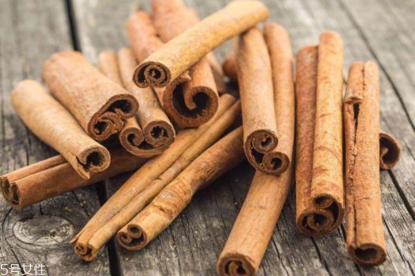 什么是肉桂呢 肉桂有什么作用呢 什么是肉桂呢 肉桂有什么作用呢