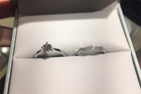 謝瑞麟和周大生哪個好 謝瑞麟和周大生品牌對比 謝瑞麟和周大生哪個好 謝瑞麟和周大生品牌對比