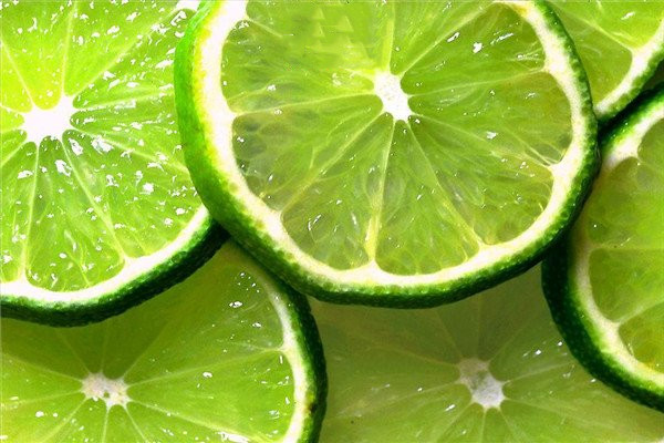 青檸汁可用于做什么 青檸汁制作方法 青檸汁可用于做什么 青檸汁制作方法