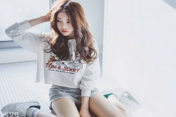 追女生聊什么話題 怎么跟女生聊天 追女生聊什么話題 怎么跟女生聊天