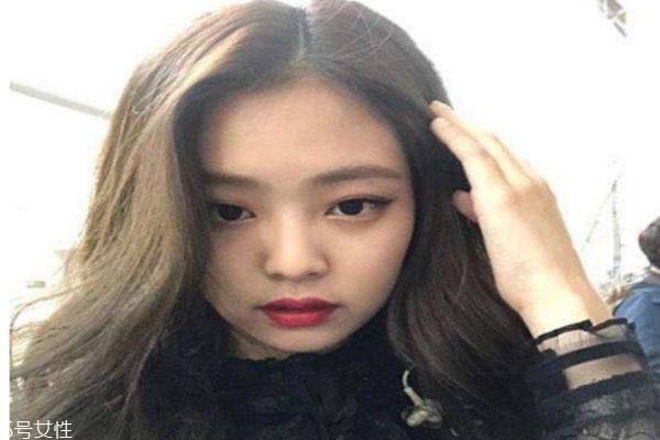 長(zhǎng)發(fā)適合染什么顏色 2019年流行發(fā)型及顏色 長(zhǎng)發(fā)適合染什么顏色 2019年流行發(fā)型及顏色