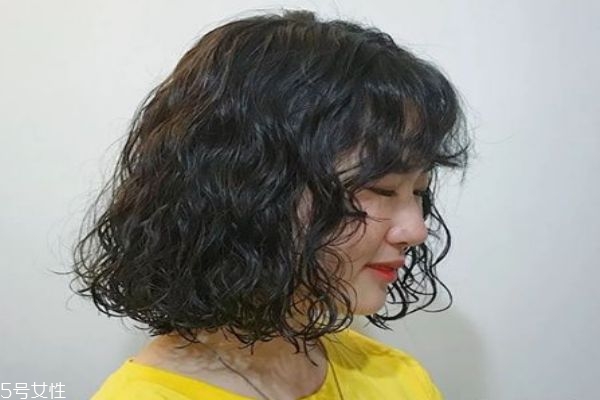 今年最流行的發(fā)型圖片短發(fā)燙發(fā) 紋理燙短發(fā)圖片女 今年最流行的發(fā)型圖片短發(fā)燙發(fā) 紋理燙短發(fā)圖片女