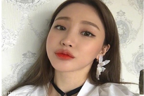 染發(fā)哪種顏色顯皮膚白皙 亞麻色系列的頭發(fā)顏色 染發(fā)哪種顏色顯皮膚白皙 亞麻色系列的頭發(fā)顏色