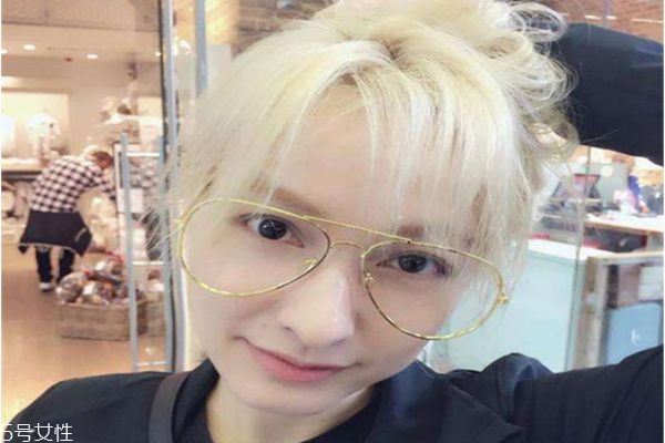 染發(fā)哪種顏色顯皮膚白皙 亞麻色系列的頭發(fā)顏色 染發(fā)哪種顏色顯皮膚白皙 亞麻色系列的頭發(fā)顏色