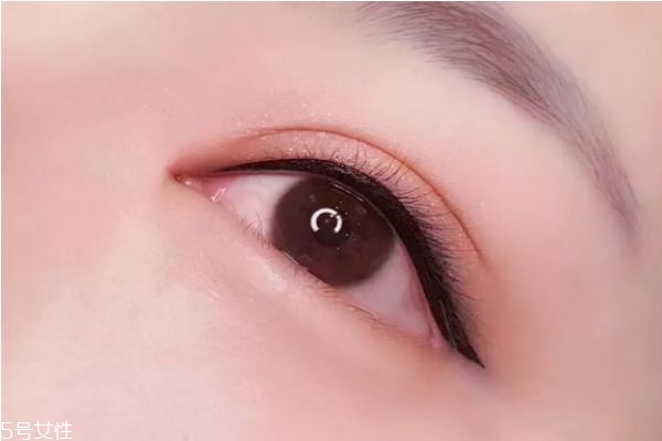 紋眼線和美瞳線的區(qū)別 紋眼線幾天掉痂 紋眼線和美瞳線的區(qū)別 紋眼線幾天掉痂