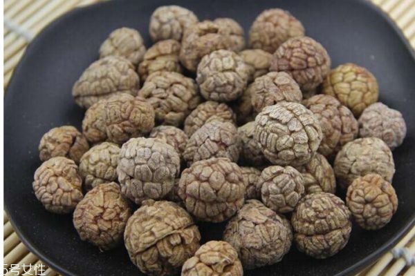 什么是草豆蔻呢 草豆蔻有什么作用呢 什么是草豆蔻呢 草豆蔻有什么作用呢