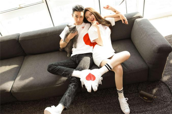 情侶間能送鞋子嗎 情侶間送鞋子代表什么 情侶間能送鞋子嗎 情侶間送鞋子代表什么