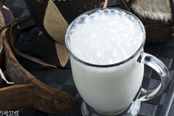 駱駝奶有什么營養(yǎng)價值呢 喝駱駝奶有什么作用呢 駱駝奶有什么營養(yǎng)價值呢 喝駱駝奶有什么作用呢