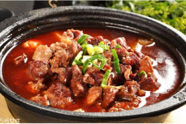 牛腩怎么燉容易爛 牛腩和牛肉有什么區(qū)別 牛腩怎么燉容易爛 牛腩和牛肉有什么區(qū)別