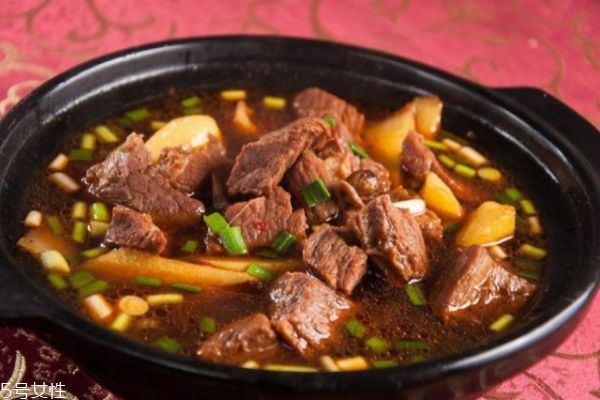 牛腩怎么燉容易爛 牛腩和牛肉有什么區(qū)別 牛腩怎么燉容易爛 牛腩和牛肉有什么區(qū)別