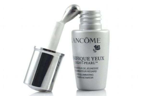 眼精華和眼霜都要用嗎 眼部精華可以和眼霜一起用嗎 眼精華和眼霜都要用嗎 眼部精華可以和眼霜一起用嗎