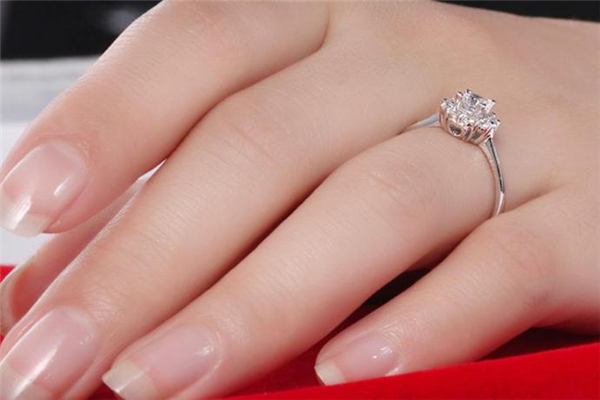 金至尊鉆戒怎么樣 金至尊鉆戒什么檔次 金至尊鉆戒怎么樣 金至尊鉆戒什么檔次