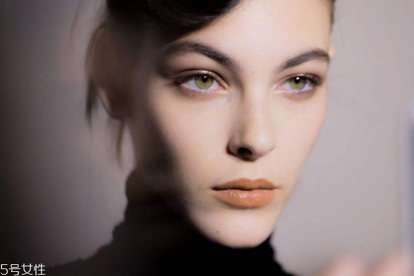 女性的安全期是什么時(shí)候 女性的排卵期是什么時(shí)候 女性的安全期是什么時(shí)候 女性的排卵期是什么時(shí)候