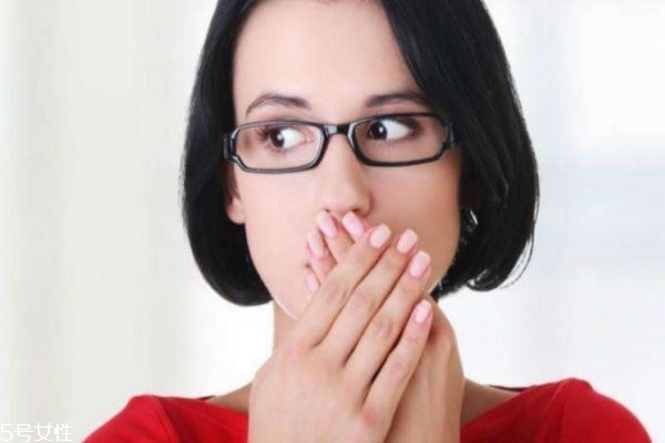 老是打嗝是怎么回事 打嗝最快方法止嗝 老是打嗝是怎么回事 打嗝最快方法止嗝