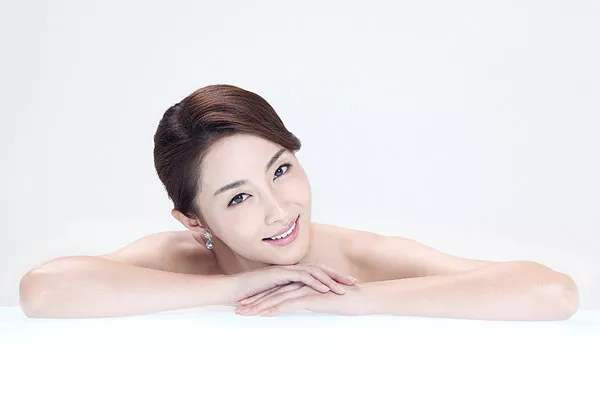 皮膚暗黃怎么辦 皮膚暗黃跟熬夜有關(guān)嗎 皮膚暗黃怎么辦 皮膚暗黃跟熬夜有關(guān)嗎