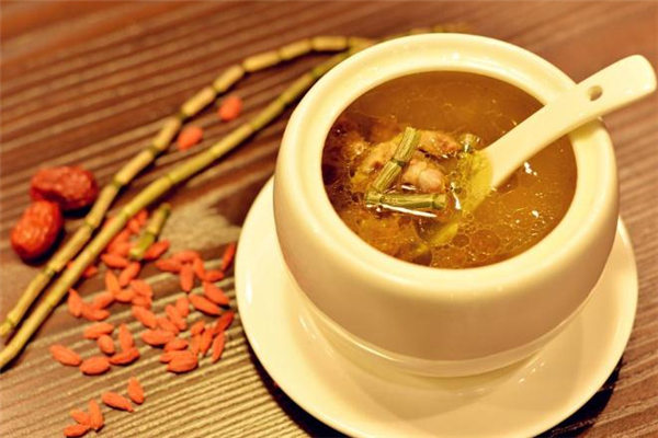 老鴨湯怎么做不腥 老鴨湯里面煮什么配菜 老鴨湯怎么做不腥 老鴨湯里面煮什么配菜