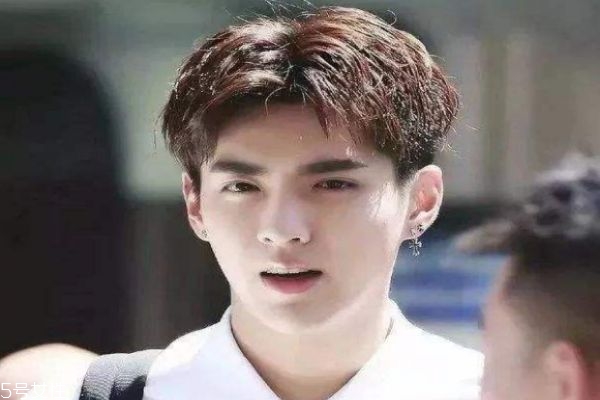 日本女性減壓服務(wù) 帥哥貼身服務(wù)擦眼淚 日本女性減壓服務(wù) 帥哥貼身服務(wù)擦眼淚