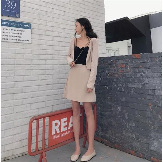 高腰裙配什么上衣好看 改變腰身的比例 高腰裙配什么上衣好看 改變腰身的比例