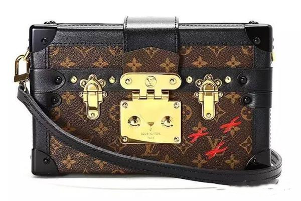 皮包包邊磨損修補(bǔ)方法 皮包包掉皮修補(bǔ)方法 皮包包邊磨損修補(bǔ)方法 皮包包掉皮修補(bǔ)方法