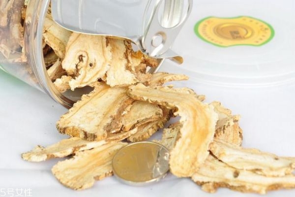 當歸有什么作用呢 當歸的生長環(huán)境是怎么樣的呢 當歸有什么作用呢 當歸的生長環(huán)境是怎么樣的呢