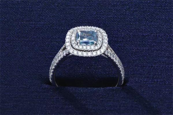 戴比爾斯和蒂芙尼哪個(gè)好 戴比爾斯和tiffany哪個(gè)貴 戴比爾斯和蒂芙尼哪個(gè)好 戴比爾斯和tiffany哪個(gè)貴