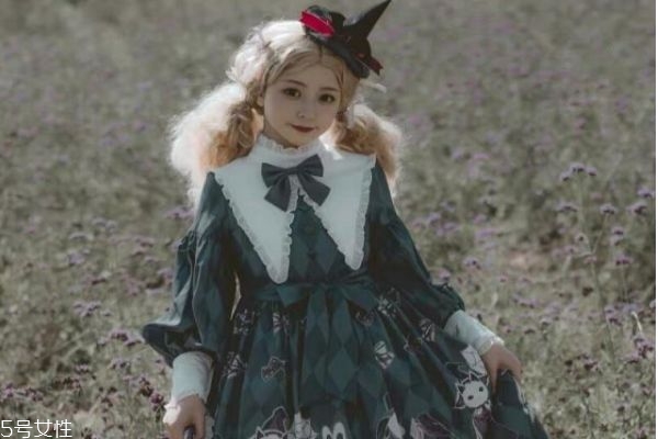 哪些發(fā)型適合洛麗塔 洛麗塔適合什么發(fā)型 哪些發(fā)型適合洛麗塔 洛麗塔適合什么發(fā)型