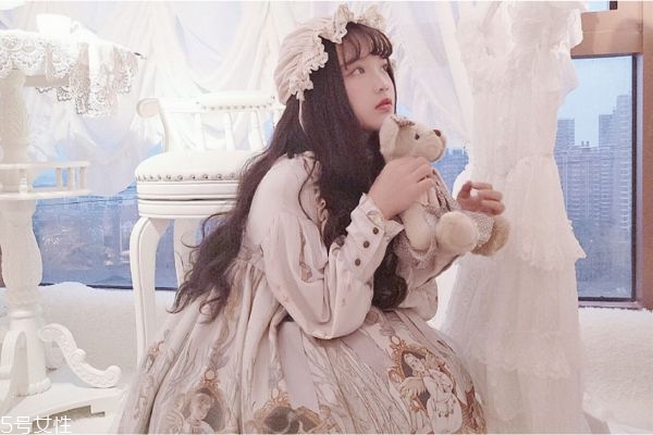 洛麗塔怎么穿搭 洛麗塔有哪些流行穿法 洛麗塔怎么穿搭 洛麗塔有哪些流行穿法
