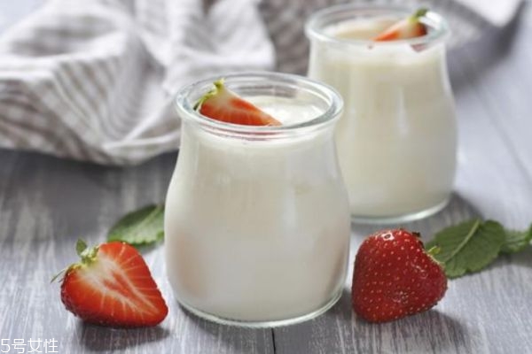 喝酸奶會長胖嗎 酸奶的糖量高嗎 喝酸奶會長胖嗎 酸奶的糖量高嗎