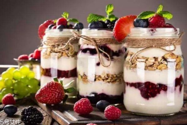 喝酸奶會長胖嗎 酸奶的糖量高嗎 喝酸奶會長胖嗎 酸奶的糖量高嗎