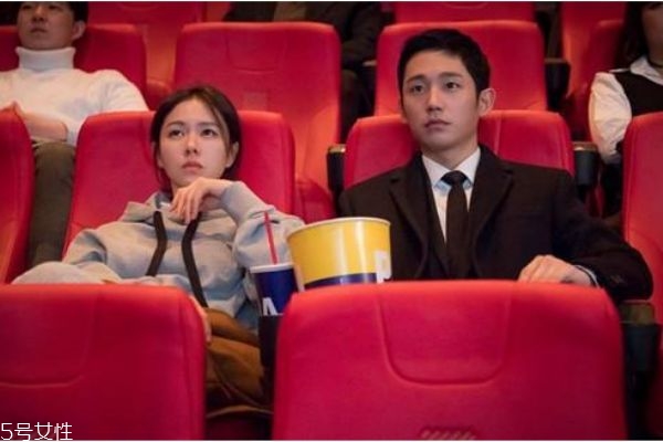 女生約男生看電影好嗎 女生約男生看電影意味著什么 女生約男生看電影好嗎 女生約男生看電影意味著什么