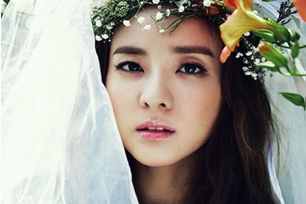 美瞳線是什么樣子的 紋眼線與美瞳線的區(qū)別 美瞳線是什么樣子的 紋眼線與美瞳線的區(qū)別