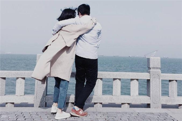 女朋友很忙怎么安慰她 女朋友很忙怎么關心她 女朋友很忙怎么安慰她 女朋友很忙怎么關心她