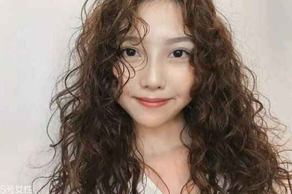 羊毛卷怎么卷 羊毛卷短發(fā)發(fā)型圖片 羊毛卷怎么卷 羊毛卷短發(fā)發(fā)型圖片