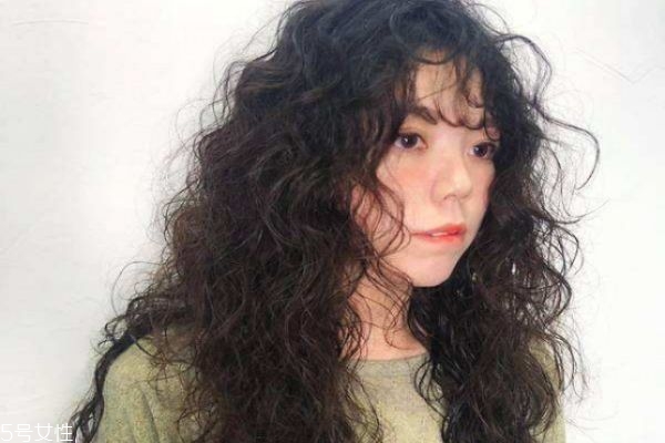 羊毛卷是熱燙還是冷燙 燙羊毛卷注意事項(xiàng) 羊毛卷是熱燙還是冷燙 燙羊毛卷注意事項(xiàng)