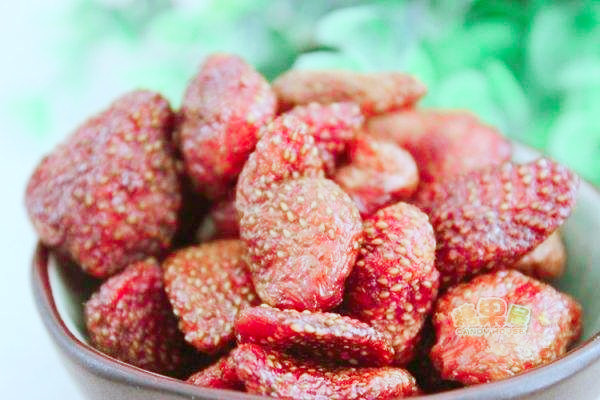 草莓干的做法 草莓干的熱量有多少 草莓干的做法 草莓干的熱量有多少