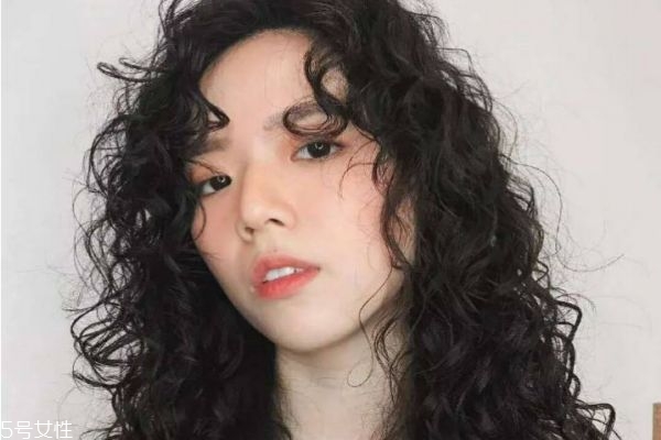 羊毛卷怎么卷 羊毛卷短發(fā)發(fā)型圖片 羊毛卷怎么卷 羊毛卷短發(fā)發(fā)型圖片